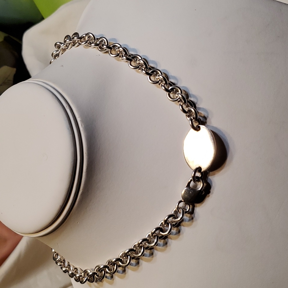 Silver Toggle Necklace with oval Pendant - Picture 4 of 16